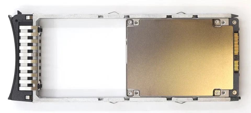 DELL 3.84TB 2.5” ST3840FM0023 Enterprise SAS SSD Disk görsel 5